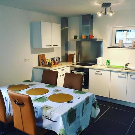Appartement Duplex Pour 3-4 Personnes A Ciney Kültér fotó