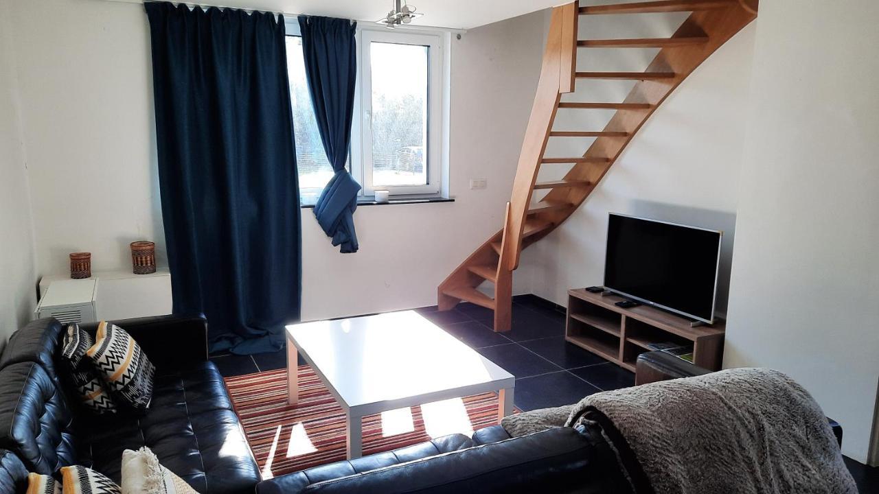 Appartement Duplex Pour 3-4 Personnes A Ciney Kültér fotó